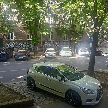 Apartman Iris Загреб Екстериор снимка