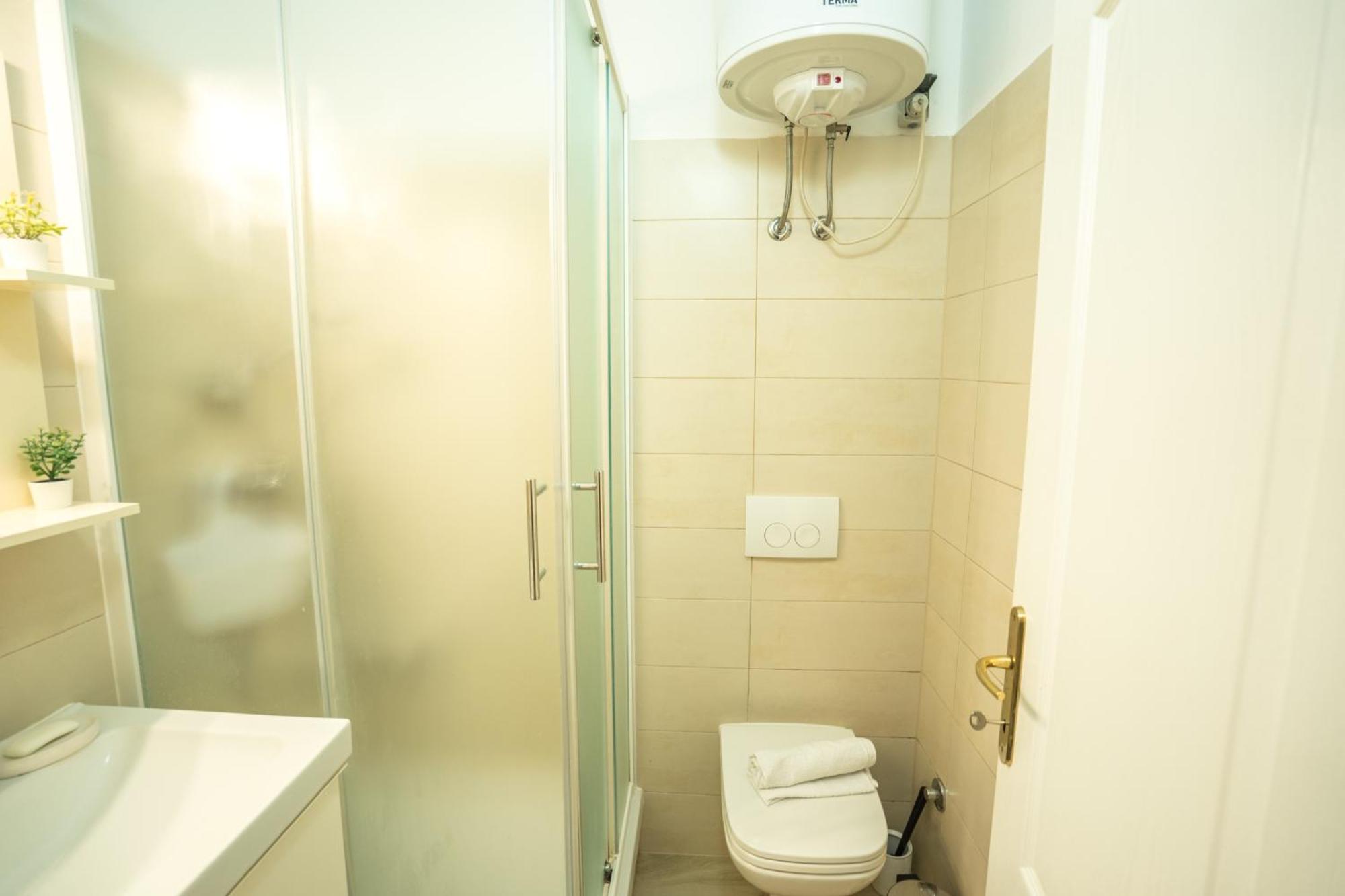 Apartman Iris Загреб Екстериор снимка