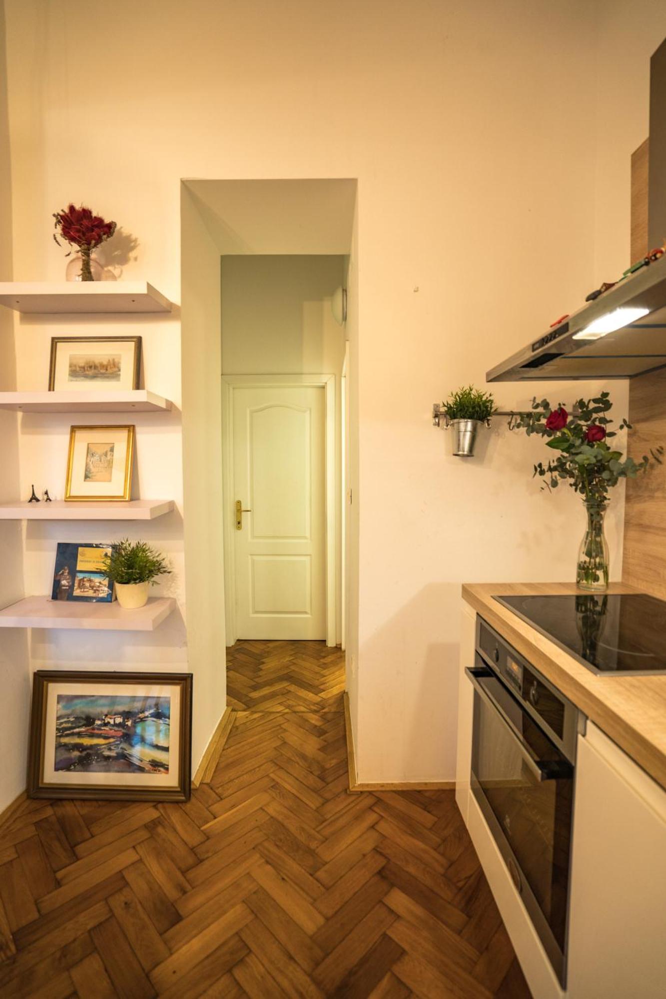 Apartman Iris Загреб Екстериор снимка
