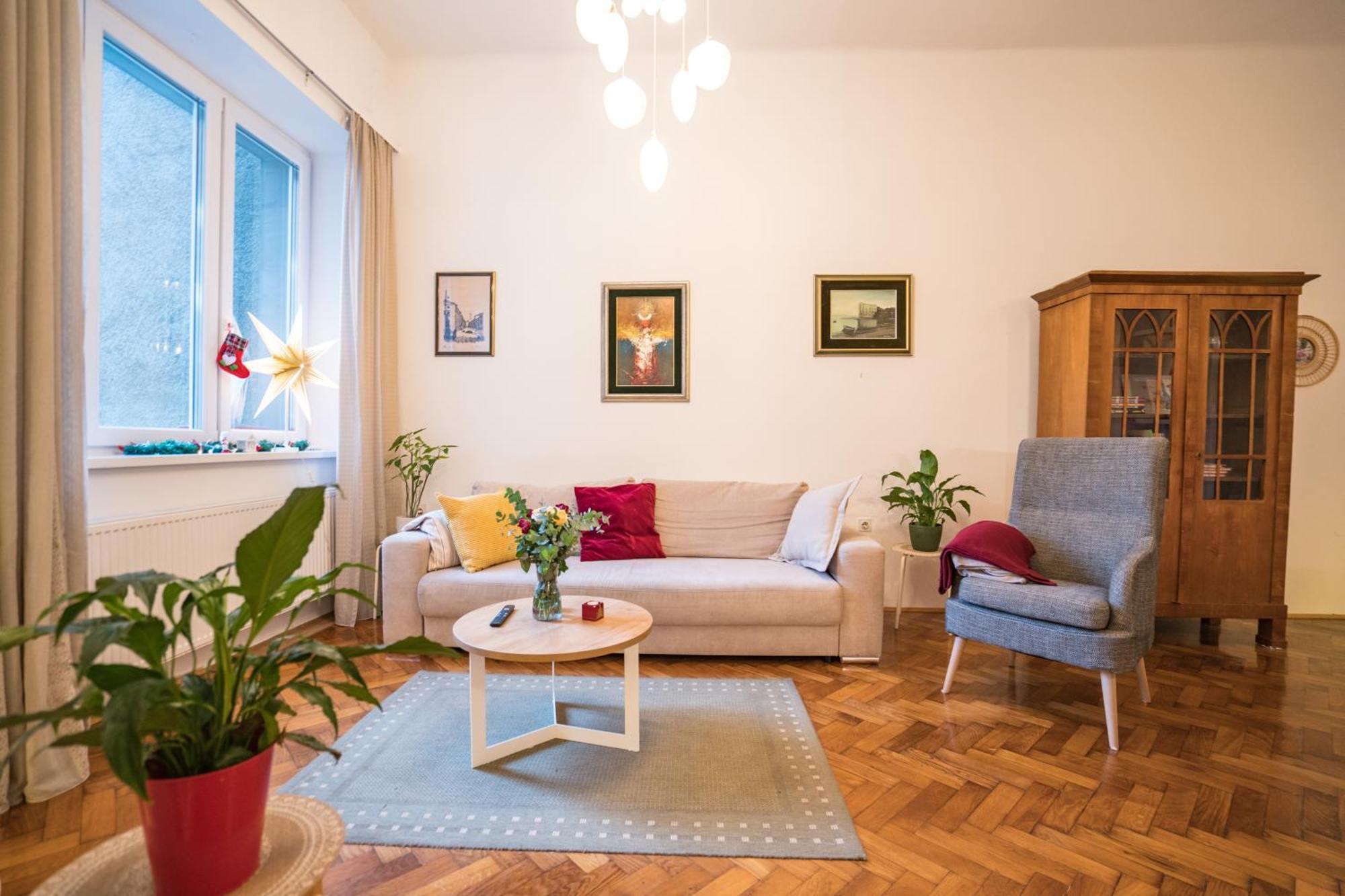 Apartman Iris Загреб Екстериор снимка